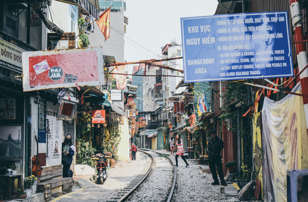 河內行程推薦【越南・河內】漫步在古城火車街，走入河內人的日常生活。