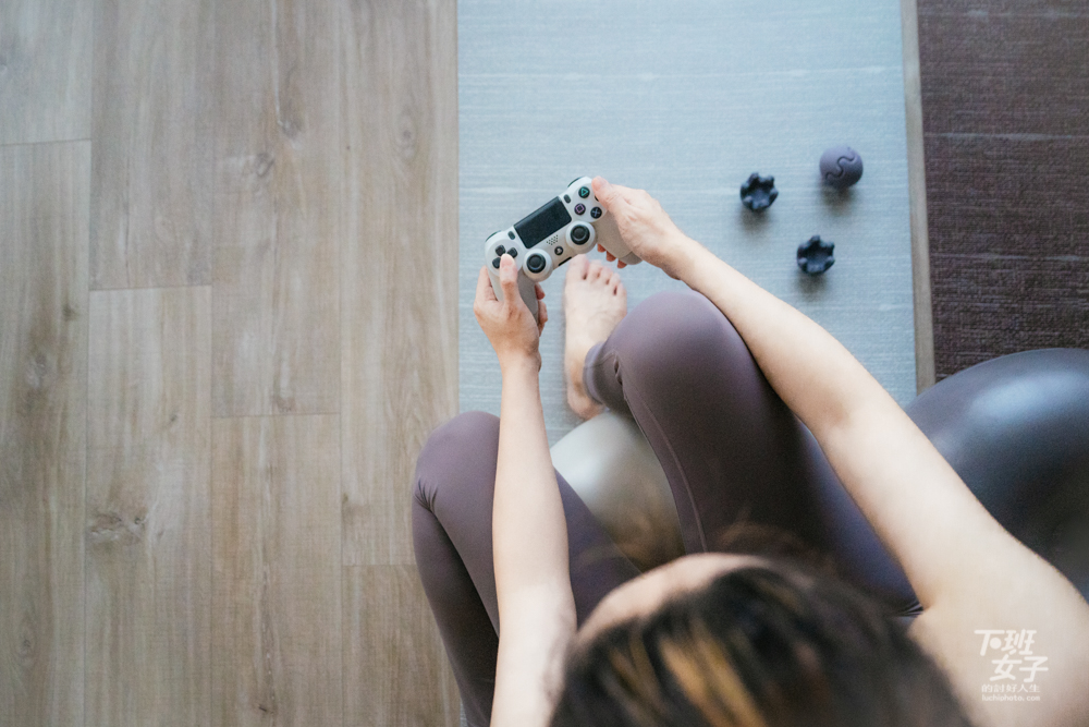 在家運動器材推薦｜ELECOM ECLEAR瑜珈球抗力球，還有最美北歐風瑜珈墊推薦、超方便的腳底按摩器！
