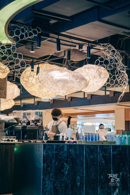 台北咖啡推薦｜天空興波！全球最佳咖啡館、世界冠軍咖啡的Simple Kaffa分店在台北101啦！
