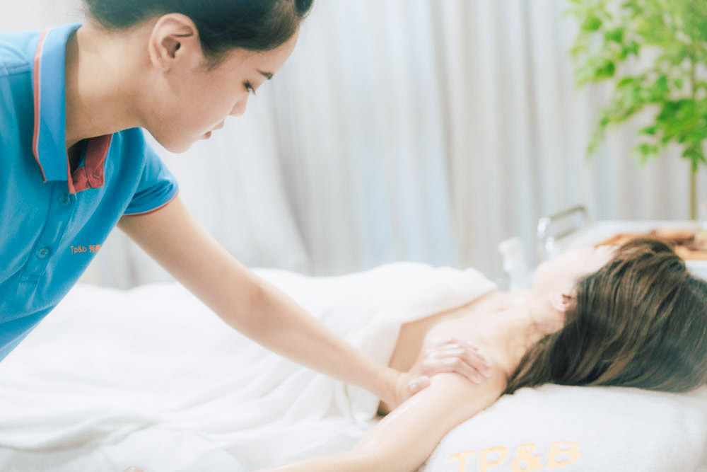 【高雄精油SPA推薦】Tp&b天然有機精油芳療SPA 自由店｜療癒系空間美照拍不完，手技專業又細膩！